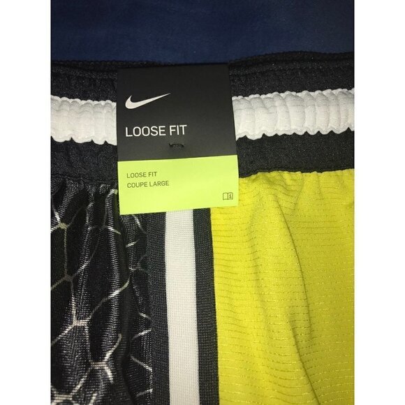 Nike Dri Fit DNA + Basketball Shorts Size Large - Picture 4 of 11